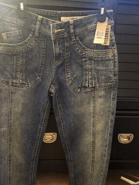 DKNY Women's Faded Blue Capris awesome detailed pockets